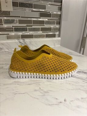 Ilse Jacobsen Tulip 139  Slip-on Shoe perforated golden rod